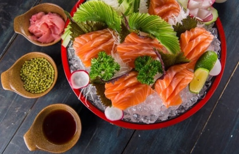 Mẹo chế biến gỏi cá hồi kiểu Nhật chuẩn vị, không tanh