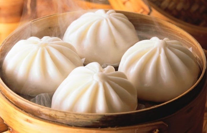 Làm bánh bao nhân thịt trứng cút ngon hơn nhà hàng
