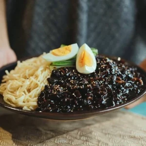 Cách làm mì tương đen chuẩn vị Hàn chỉ mất 15 phút