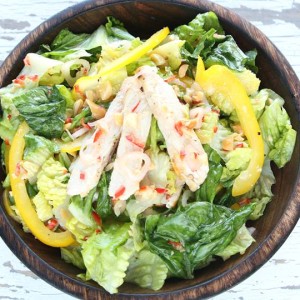 Cách làm salad thịt gà tuyệt ngon kiểu Thái