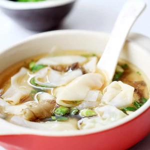 Mỳ vằn thắn chay thơm ngon, hấp dẫn ngày rằm