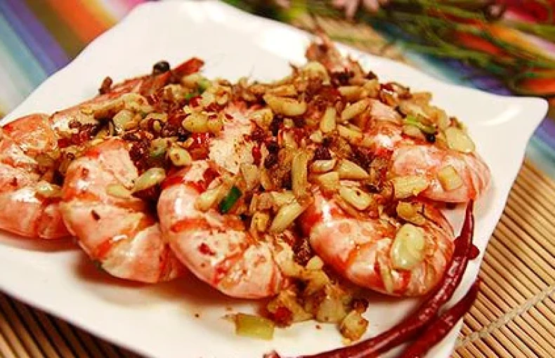 Nức mũi với món tôm xào tỏi, ăn mãi không chán