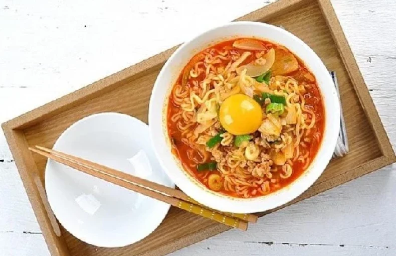 Cách nấu mì trứng chần cho bữa sáng tiện lợi, bổ dưỡng