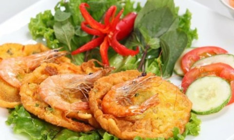 Cách làm bánh tôm Hồ Tây thơm phức, giòn rụm khó quên
