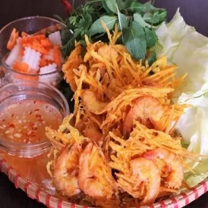 Cách làm bánh tôm Hồ Tây thơm phức, giòn rụm khó quên