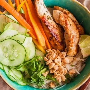 Bún trộn gà áp chảo ăn hoài không chán