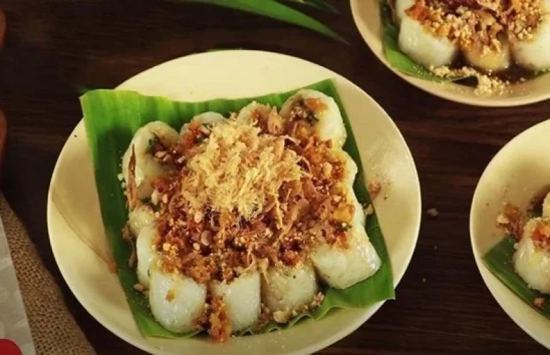 Bữa sáng với xôi gà cuốn ngon lạ miệng, chắc bụng